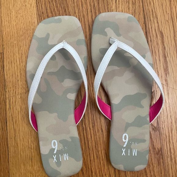 Mix No. 6-Renee Flip Flops Women’s 6M Multicolor Camouflage Sandal Casual NWOB - Picture 2 of 4